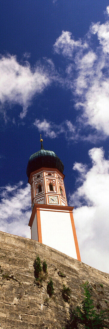 Kirchturm von Uffing, Oberbayern, Deutschland