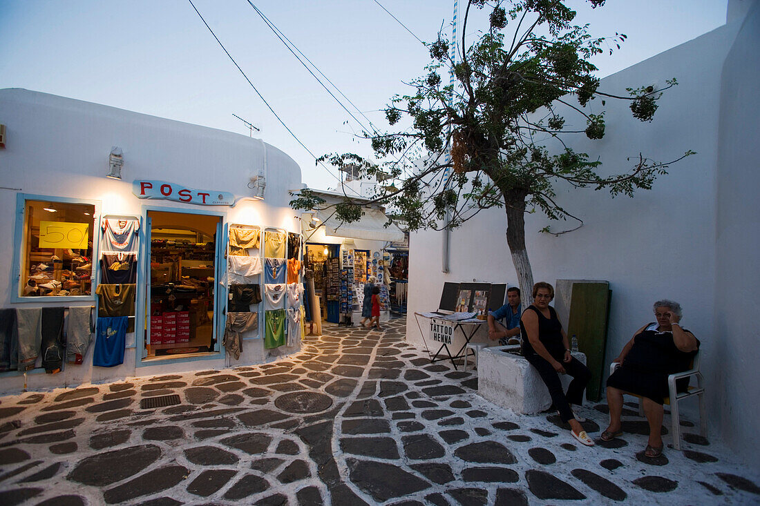 Einkaufsstraße am Abend, Mykonos-Stadt, Mykonos, Griechenland