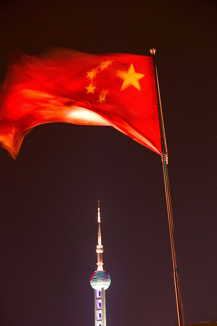 Chinesische Nationalfahne,national flag, Flagge, Nation, gelber Stern, Sterne, red star, yellow, Oriental Pearl Tower, Pudong, Fahnenmast mit Fahne