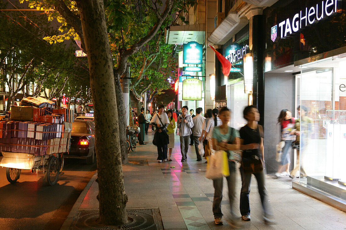 Shopping, Huaihai Xilu,Evening, Huaihai Xilu, shopping, people, pedestrians, consumer, consum