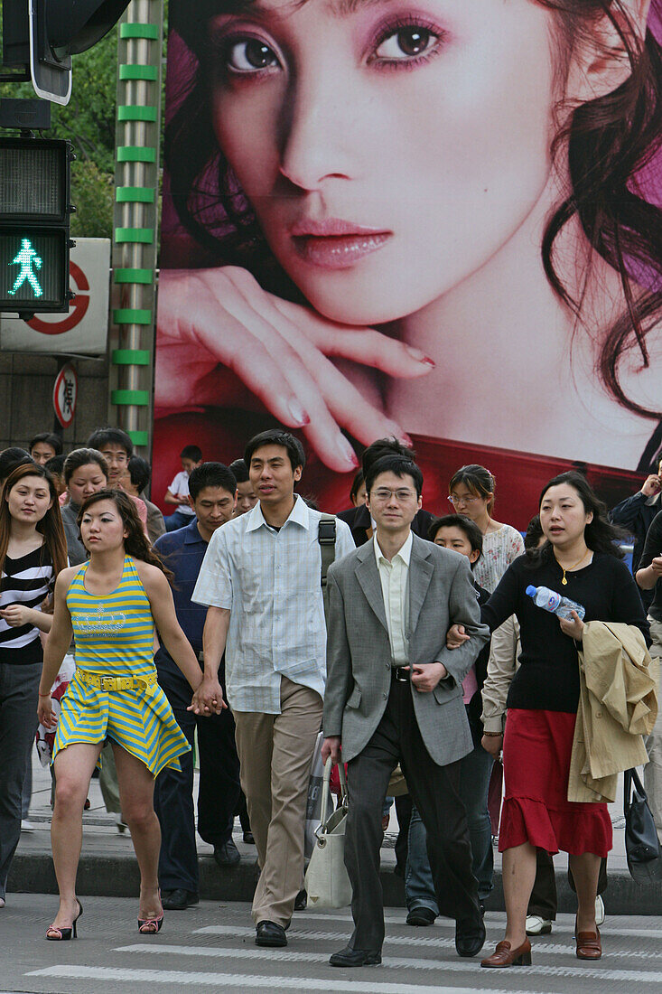 Pedestrians, Huaihai Xilu,intersection Huaihai Xilu, shopping, people, consumer, consume
