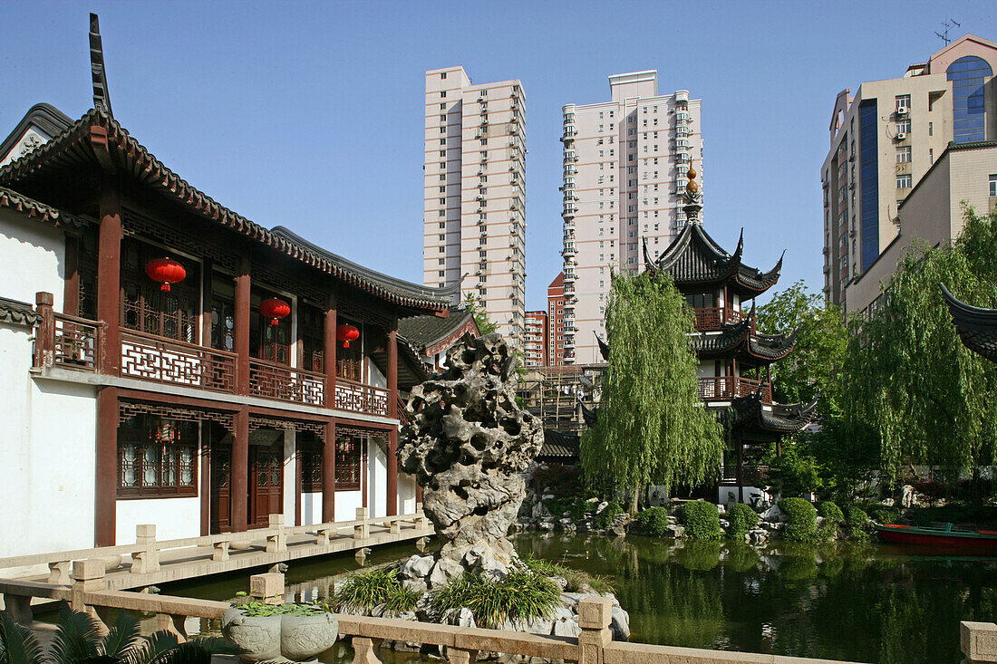 Confucian Temple, Wen Miao, series of Courtyards, Confuzius, Konfuzius, old town, garden