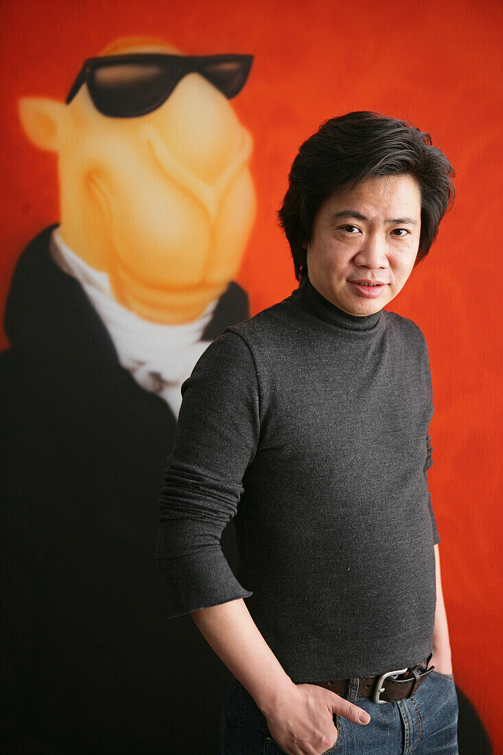 ShanghART art gallery, Moganshan,Portrait of painter Zhou Tiehei, born 1966, exibition hall, Gallery, art dealer, art dealer, 50 Moganshan Road