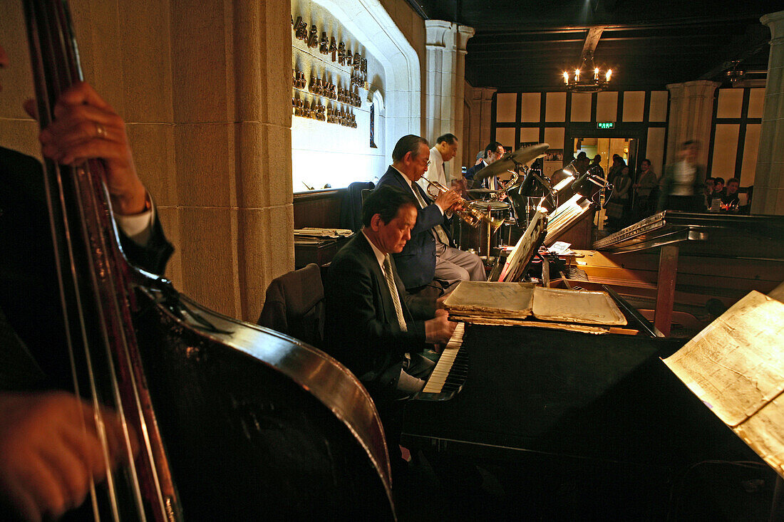 Peace Hotel,Old Jazz Band Peace Hotel, saxophone, drums, Bass, chinese musicians