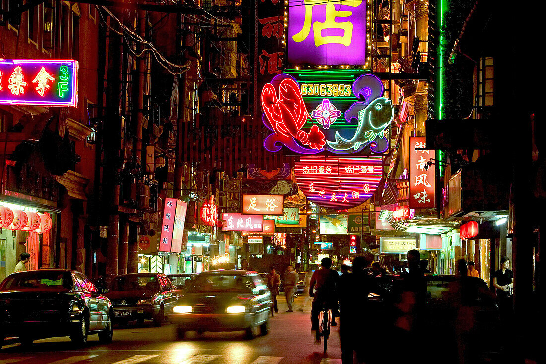 Hongkou quarter Shanghai,Zhapu Lu, street, bicycle, bicycle, street, Restaurant-Strasse, restaurants, brothels, shops