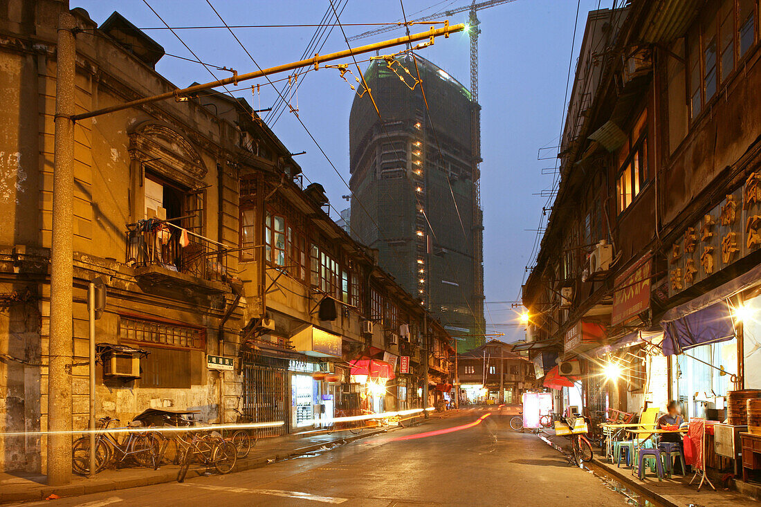 Hongkou quarter Shanghai, street, highrise, street, Shops, scaffolding