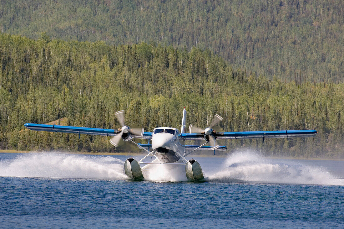 Flugzeug landet auf See, Kanada