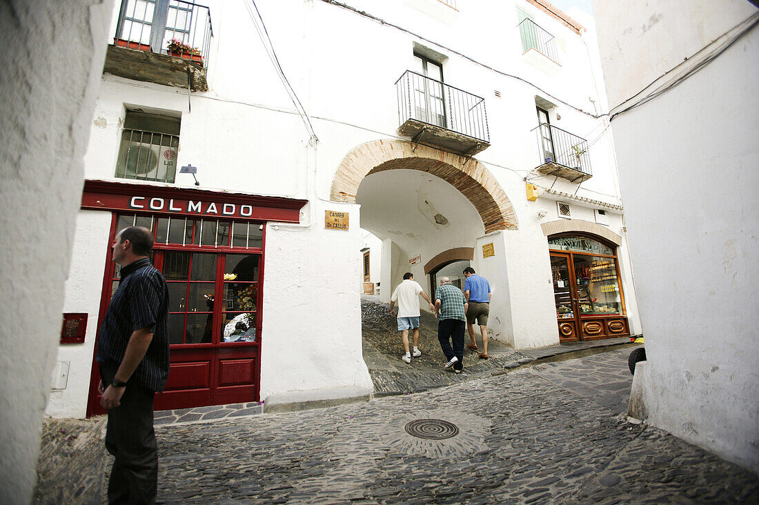 Costa Brava, Alleyway in the Old Town, Cadaques, Costa Brava, Catalonia Spain