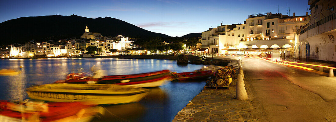 Costa Brava,Panorama Bucht Cadaques abends,Costa Brava, Katalonien Spanien