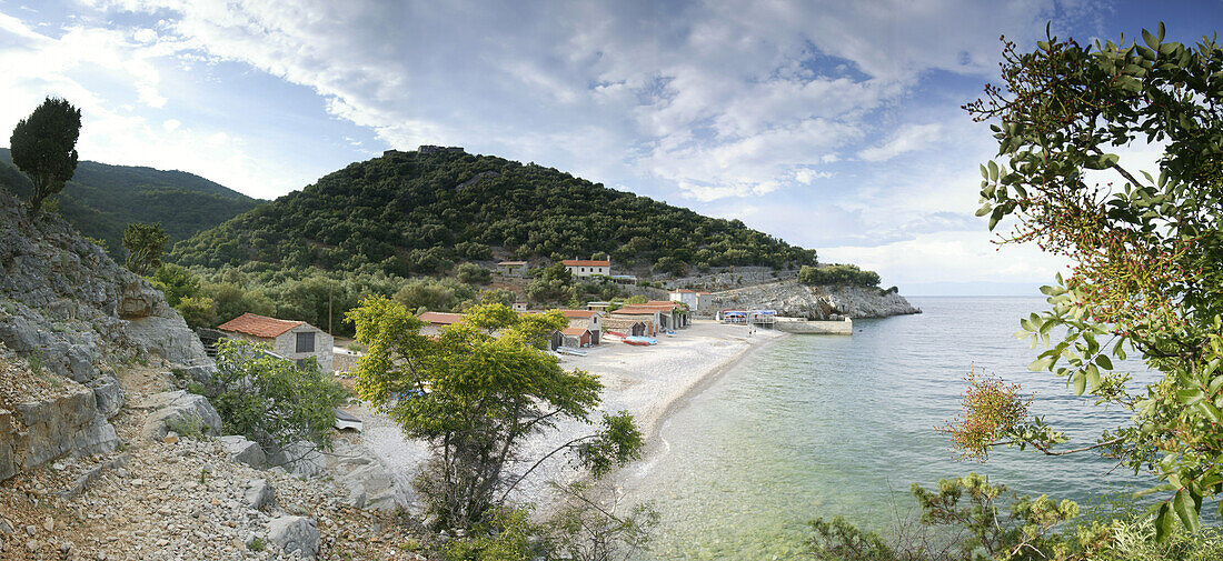 Strand und Hafen, Port Beli, Insel Cres, Kroatien