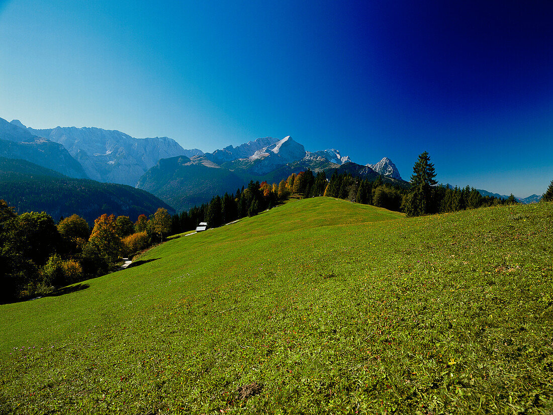 Blick von Graseck auf Wetterstein, Zugspitze, Bayern, Deutschland, Alpspitze