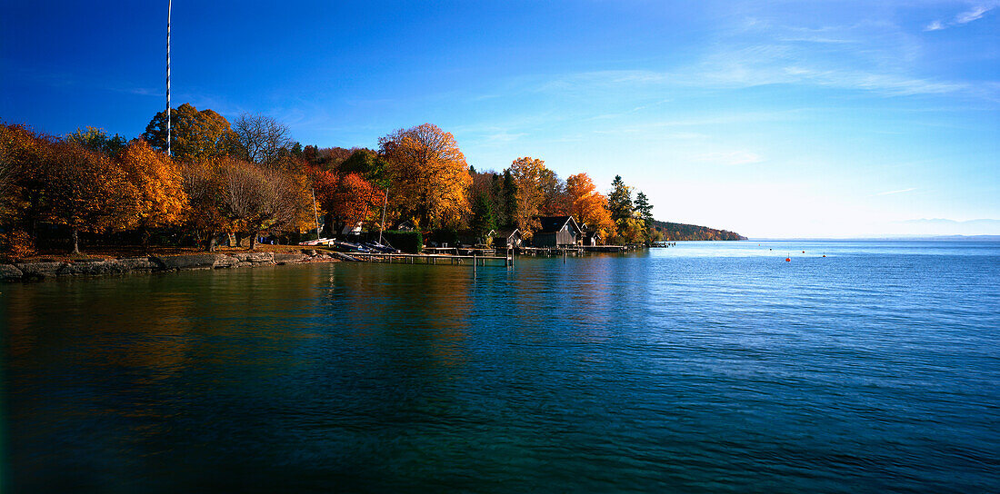 Starnberger See im Herbst, Bayern, Deutschland