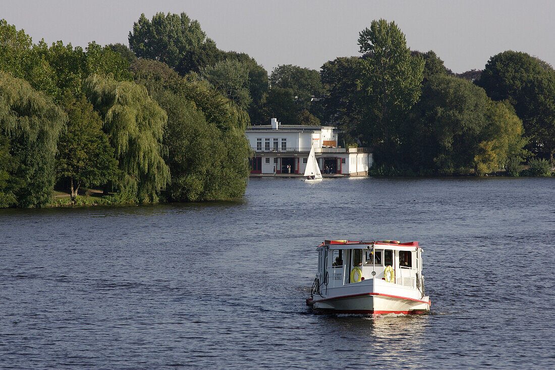 Ausflugsdampfer, Alsterdampfer, Touristenboote, auf der Außenalster, Aussenalster, Harvestehude, Hamburg