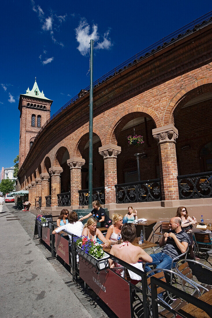 Straßencafe an der Karl Johans Gate, Oslo, Norwegen