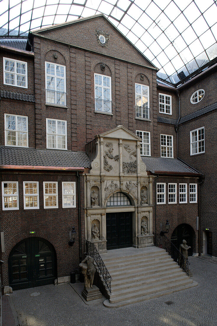 Museum für Hamburgische Geschichte, überdachter Innenhof, Glasdach, Holstenwall, Hamburg