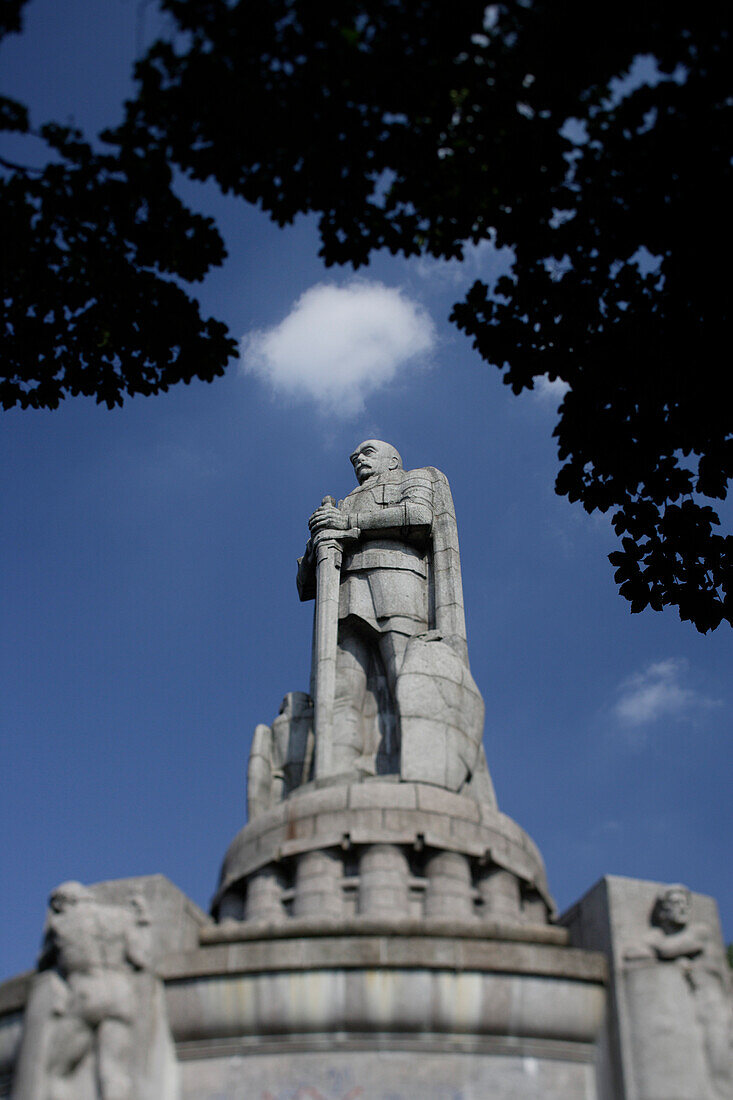 Bismarck Monument, honouring Count Otto von Bismarck 1815-98, , close to Landungsbruecken, Hamburg, Germany