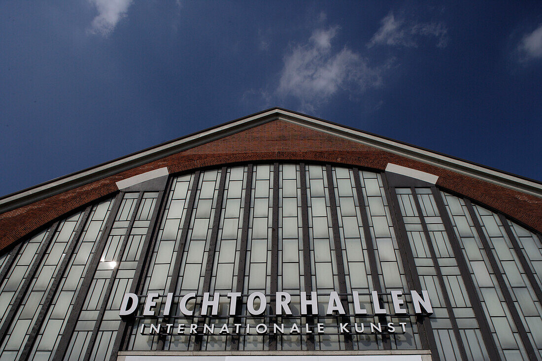 Deichtor Halls, Deichtorhallen, the halls have become a widely known center mainly for contemporary photography, but also feature a broad variety of design, architecural and contemporary art, Hamburg
