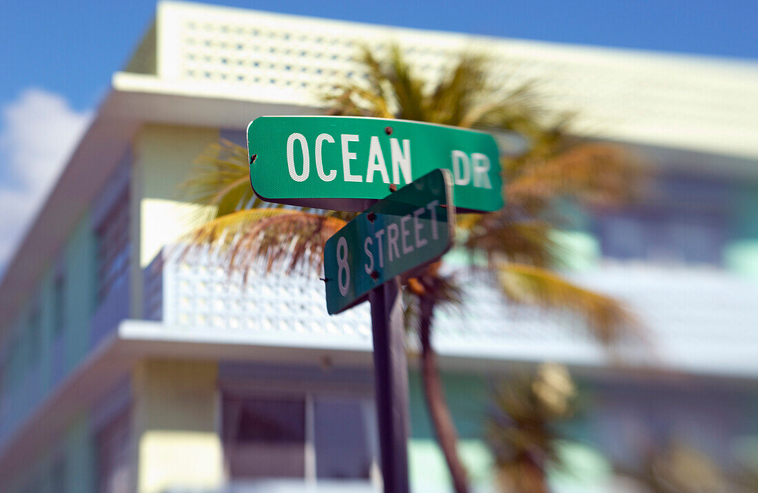 Ocean Drive, Street Sign on junction with 8th street, Building of News Cafe