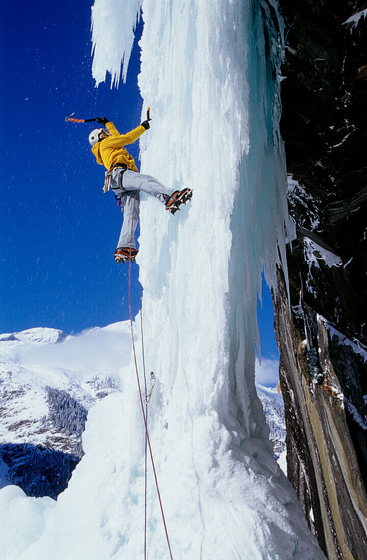 Albert Leichtfried climbing the Klausenalmfall, Ice climbing Zillertal, Tirol, Austria