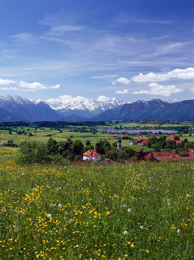 Blick von Aidlinger Höhe, Zugspitze, Blaues Land, Oberbayern, Deutschland