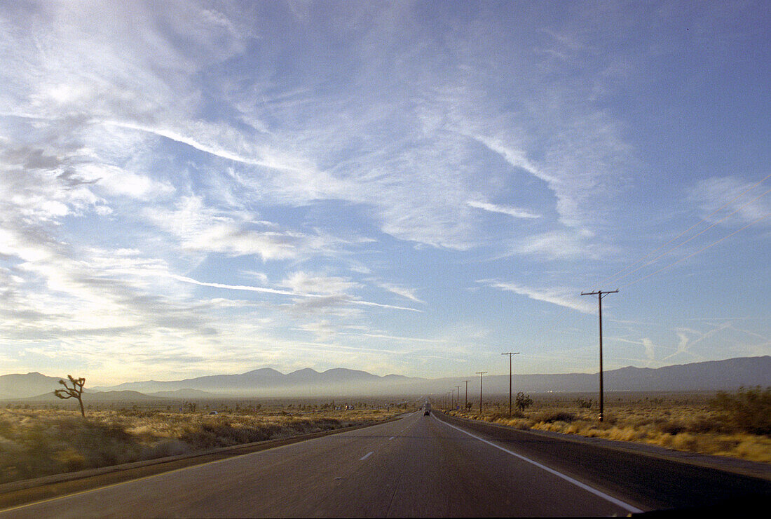 Landstrasse, High way, moyave wüste, kalifornien, usa