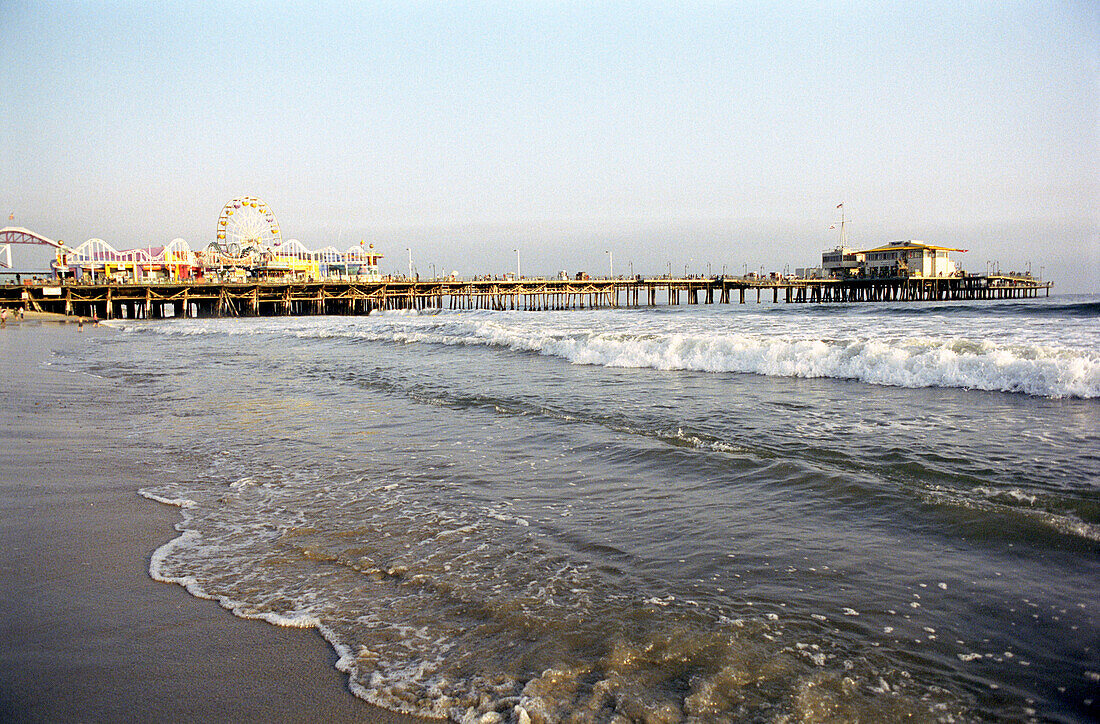 Santa Monica Pier, Santa Monica, Los Angeles, California, USA