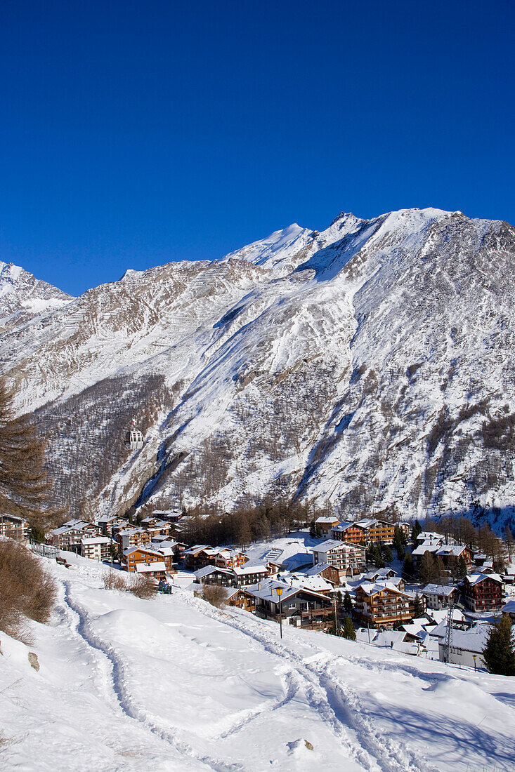 Blick über Saas-Fee im Winter, Kanton Wallis, Schweiz