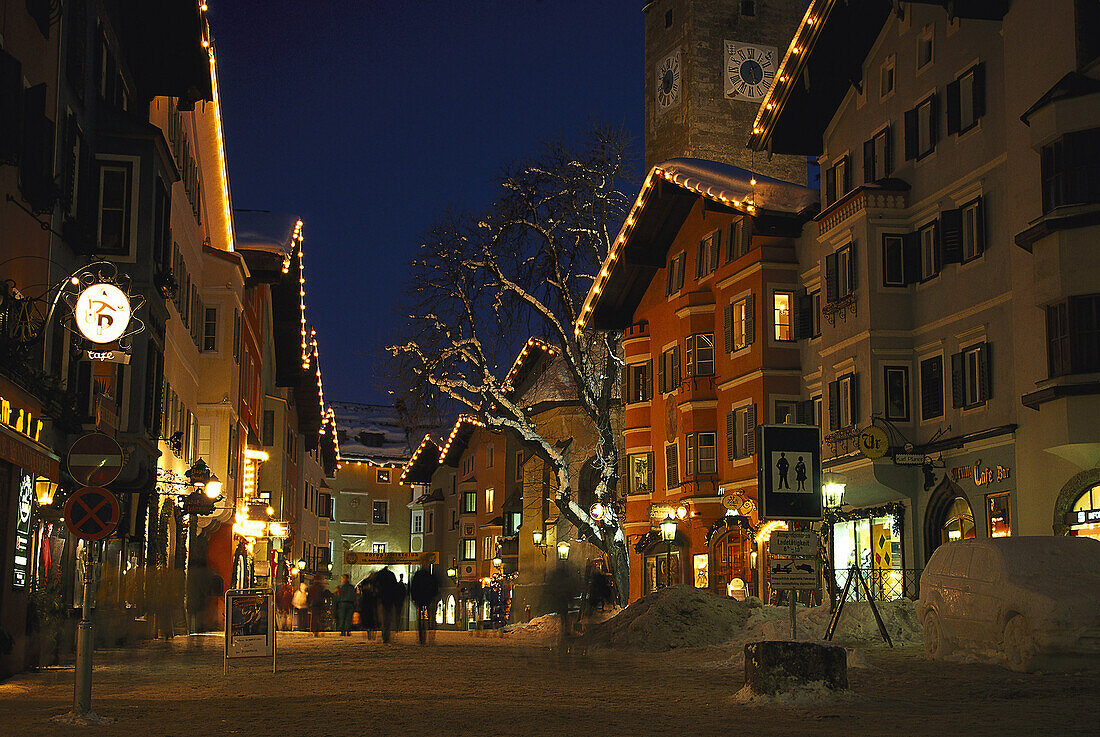 Altstadt  am Abend, Kitzbühel, Tirol, Österreich