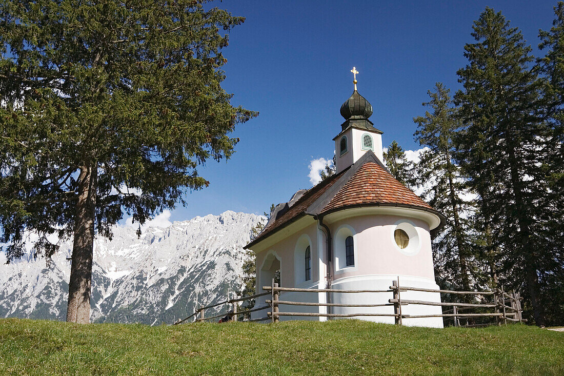 Chapel of Maria-Königin in front of Karwendel, Werdenfelser Land, Upper Bavaria, Germany