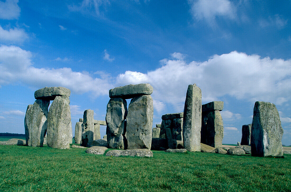 Prehistoric stone circle Stonehenge, Wiltshire, England