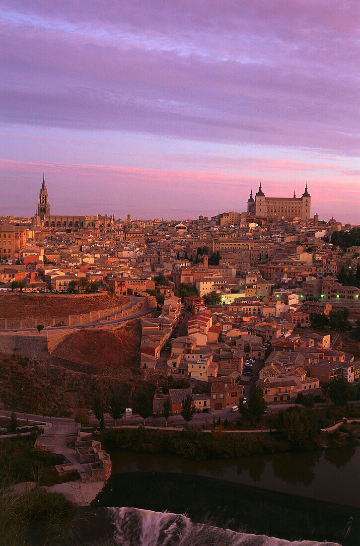 River Tajo with cathedral and castle,Toledo,Castilla-La Mancha,Spain