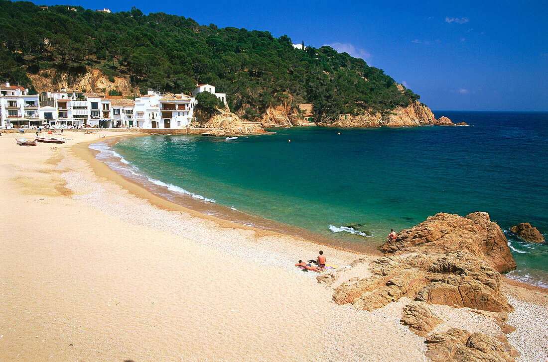 Strand von Tamariu,bei Palafrugell,Costa Brava,Provinz Girona,Katalonien,Spanien