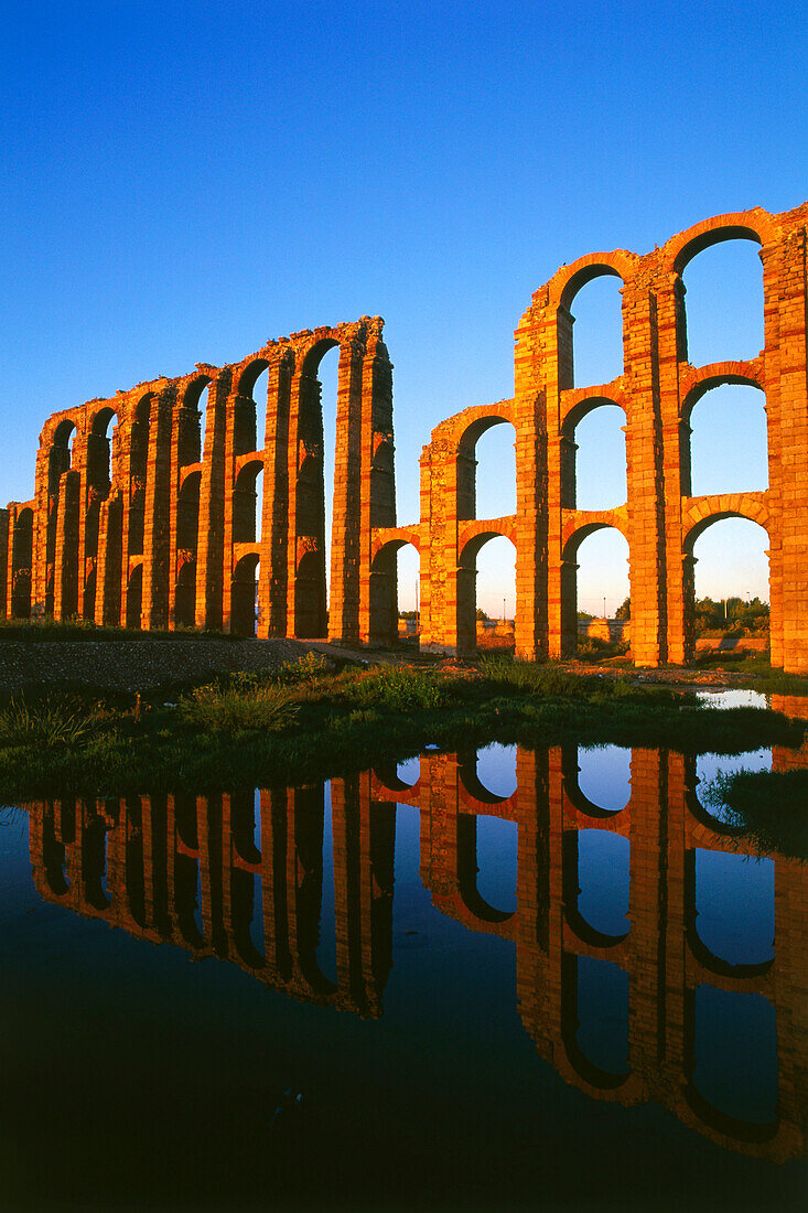 Roman Aqueduct, Acueducto de los Milagros, Merida, Province Badajoz, Extremadura, Spain