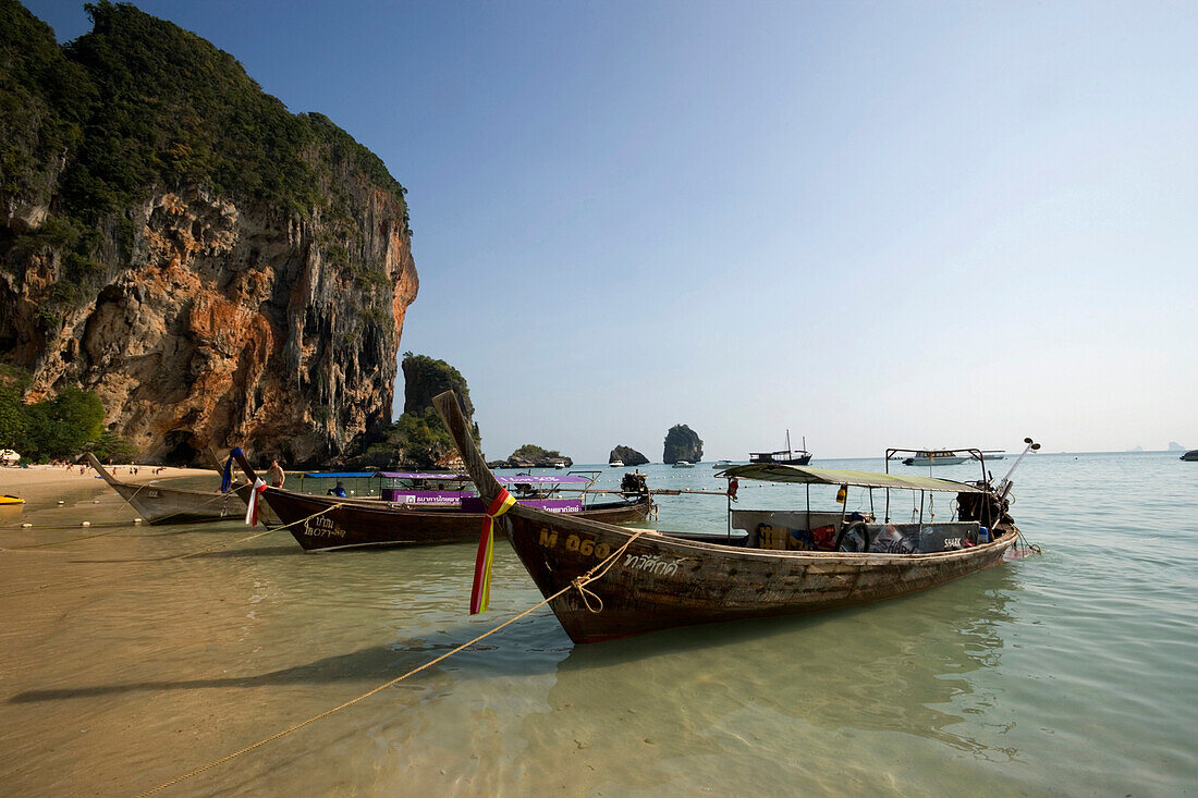 Tourists sitting in an anchored boat, Phra Nang Beach, Laem Phra Nang, Railay, Krabi, Thailand, after the tsunami