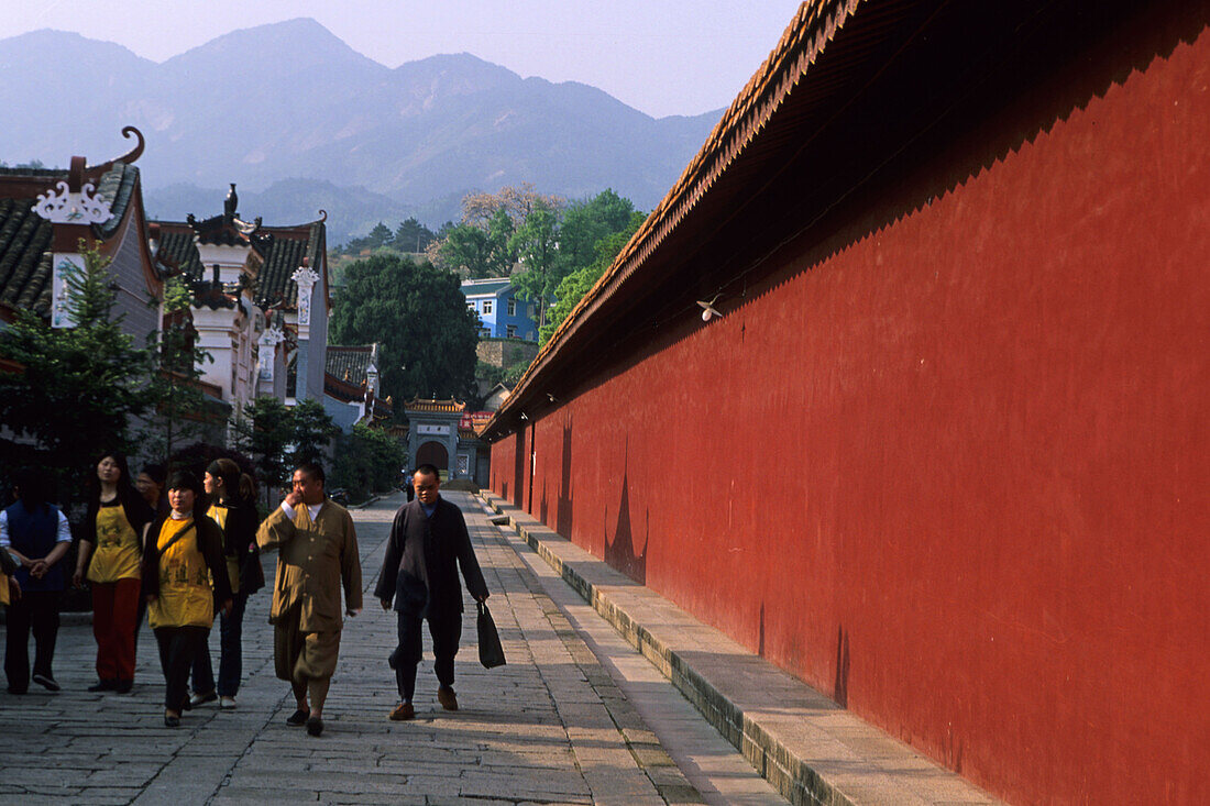 Grand Temple, red monastery wall, Heng Shan south, Hunan province, Hengshan, Mount Heng, China, Asia