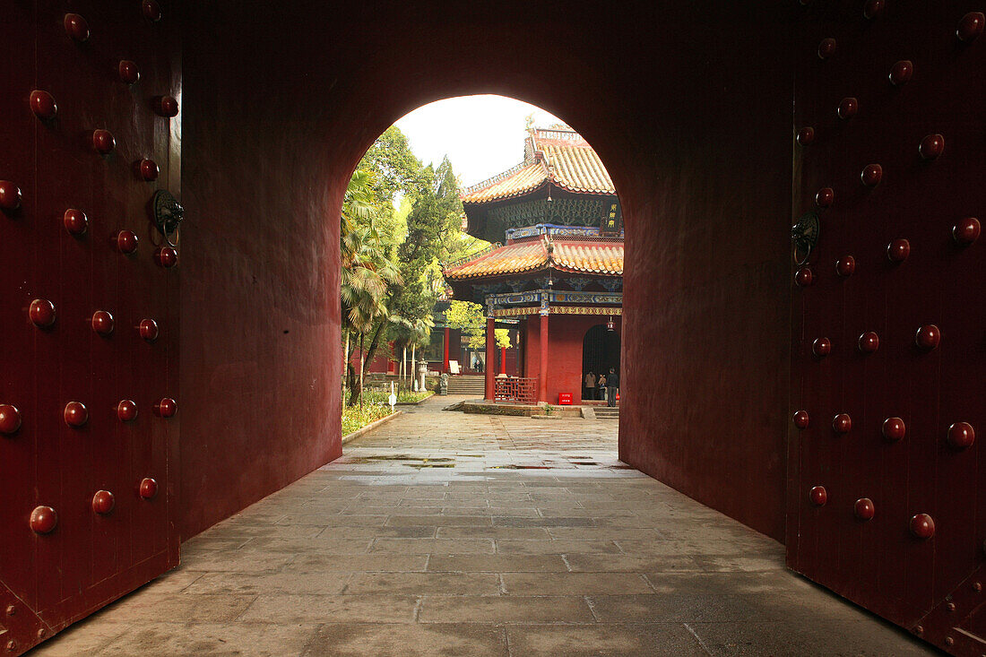 Großer Tempel, Heng Shan Süd,Tor zum Vorhof des Großen Tempel, rote Klostermauer, taoistische Hengshan Süd, Provinz Hunan, China, Asien