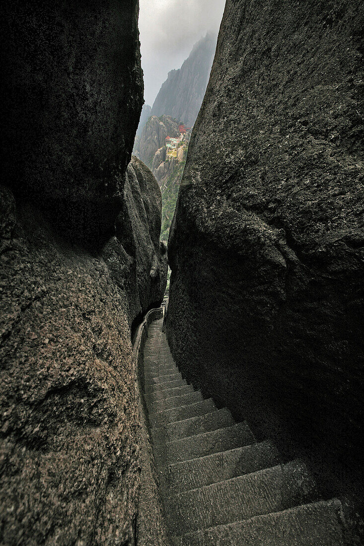 Pilgerweg, steile Steintreppe zum Lotus Peak, Huang Shan, Provinz Anhui, China, Asien