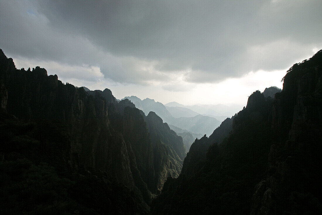 The Grand Canyon of Xihai at sunset, Huang Shan, Anhui province, China, Asia