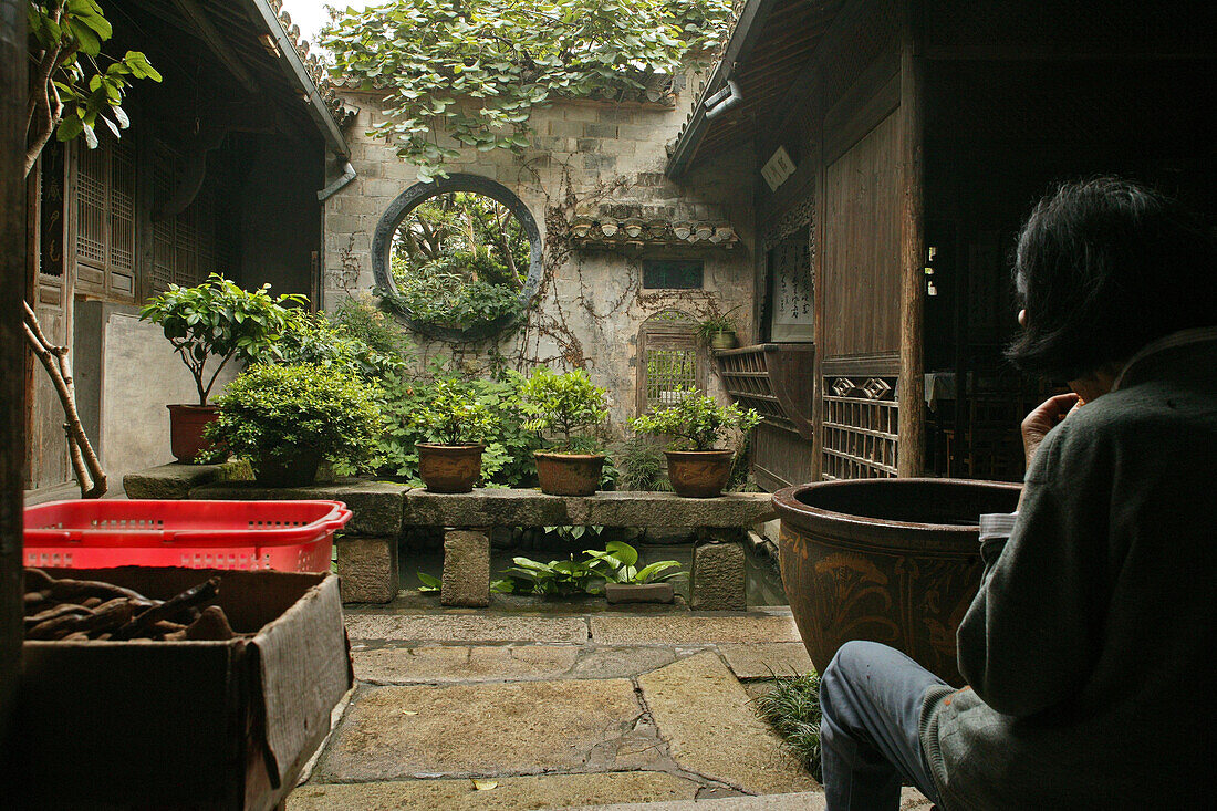Picturesque courtyard of a traditional residential house, Hongcun, Ming, China, Asia