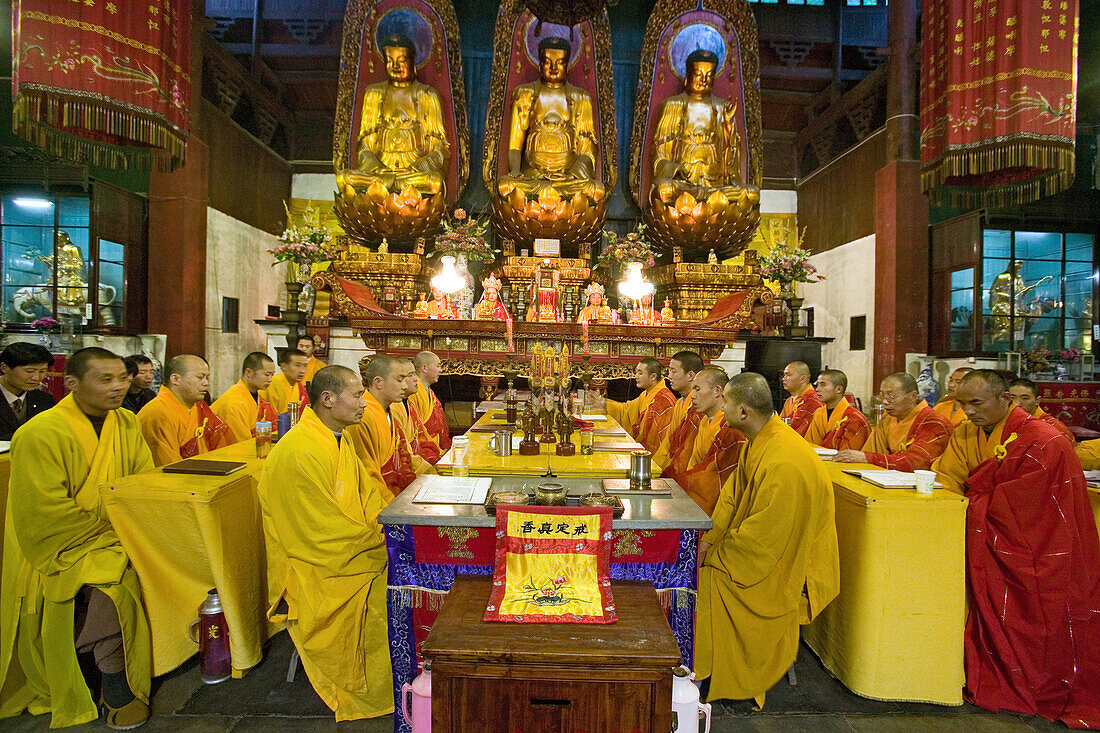 prayer service in Qiyuan Monastery with high ranking monks, Jiuhua Shan Village, Zhiyuan Monastery, Jiuhuashan, Mount Jiuhua, mountain of nine flowers, Anhui province, China, Asia