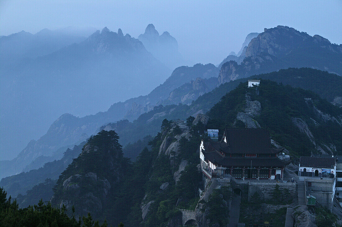 Tian Tai Feng Kloster, Jiuhua Shan,Gipfelkloster Tian Tai Feng, Heavenly Terrace, Jiuhua Shan Berge, Provinz Anhui, China, Asien