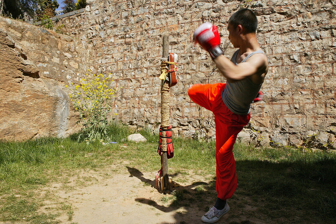 Kungfu Schüler, Song Shan,Kungfu-Schüler, Kickboxen, Training, Fawang Kloster, Songshan, Provinz Henan, China, Asien