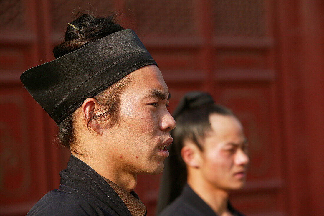 Taoist monks in Zhongyue temple Taoist Buddhist mountain, Song Shan, Henan province, China, Asia