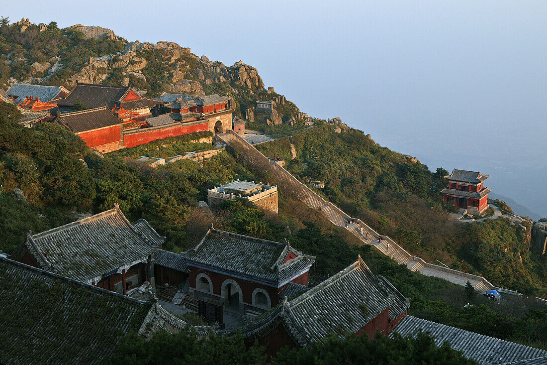 Azure Clouds Temple, dedicated to the daughter of the God of Mount Tai, Confucius Temple in the shade, Mount Tai, Tai Shan, Shandong province, World Heritage, UNESCO, China