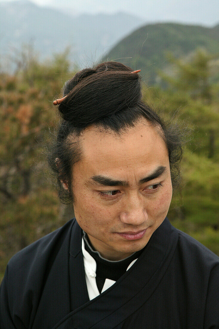 Taoist monk Zhang Qingren demonstrating Tai Chi, Hou Shi Wu Temple, Mount Tai, Tai Shan, Shandong province, World Heritage, UNESCO, China