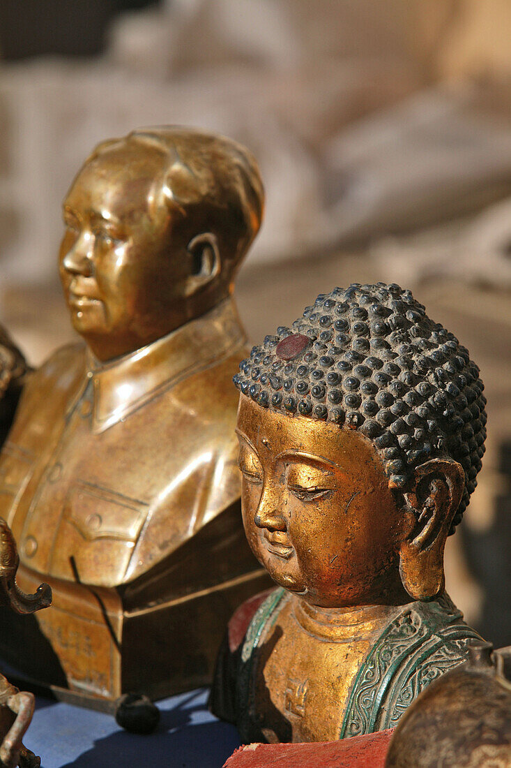 Buddha and Mao statues at a shop in Taihuai, Mount Wutai, Wutai Shan, Buddhist Centre, Town of Taihuai, Shanxi province, China