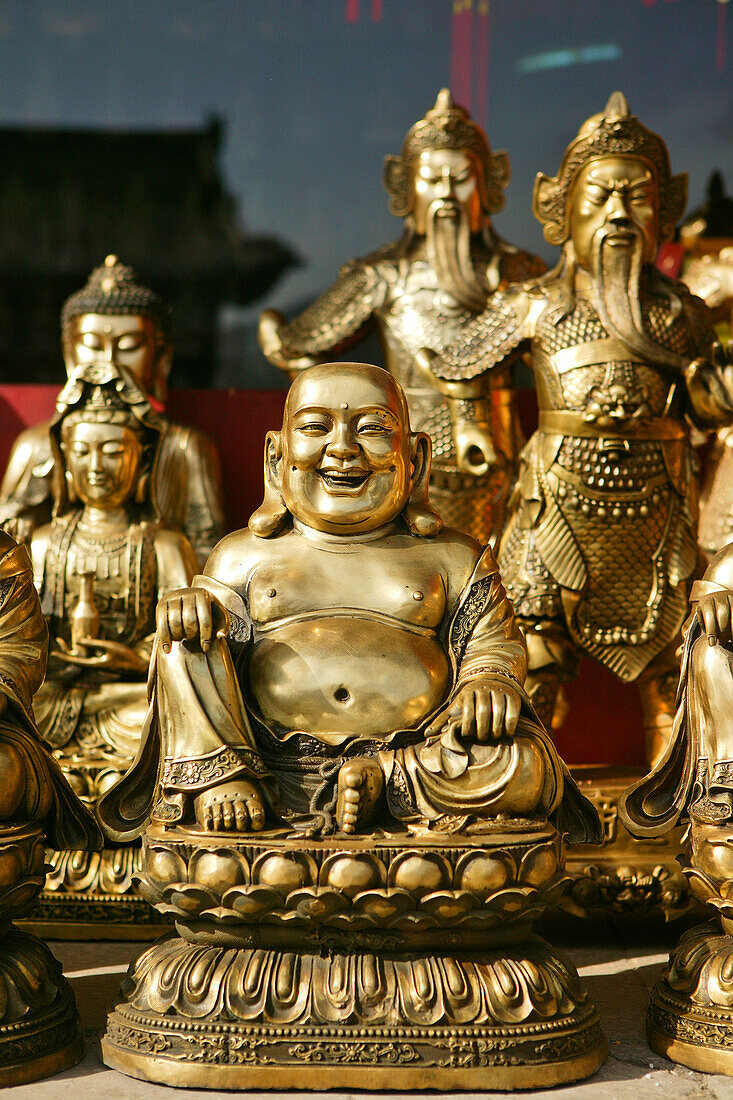 golden Buddha statues, shop in Taihuai, Wutai Shan, Five Terrace Mountain, Buddhist Centre, town of Taihuai, Shanxi province, China, Asia