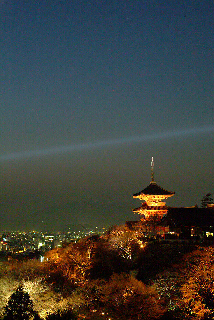 Sonnenuntergang bei dem Kiyomizu-dera Tempel, Kyoto, Japan