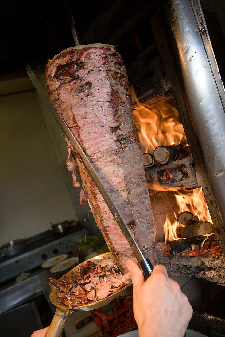 Döner Kebab am Spieß, Antalya Altstadt, Antalya, Türkei