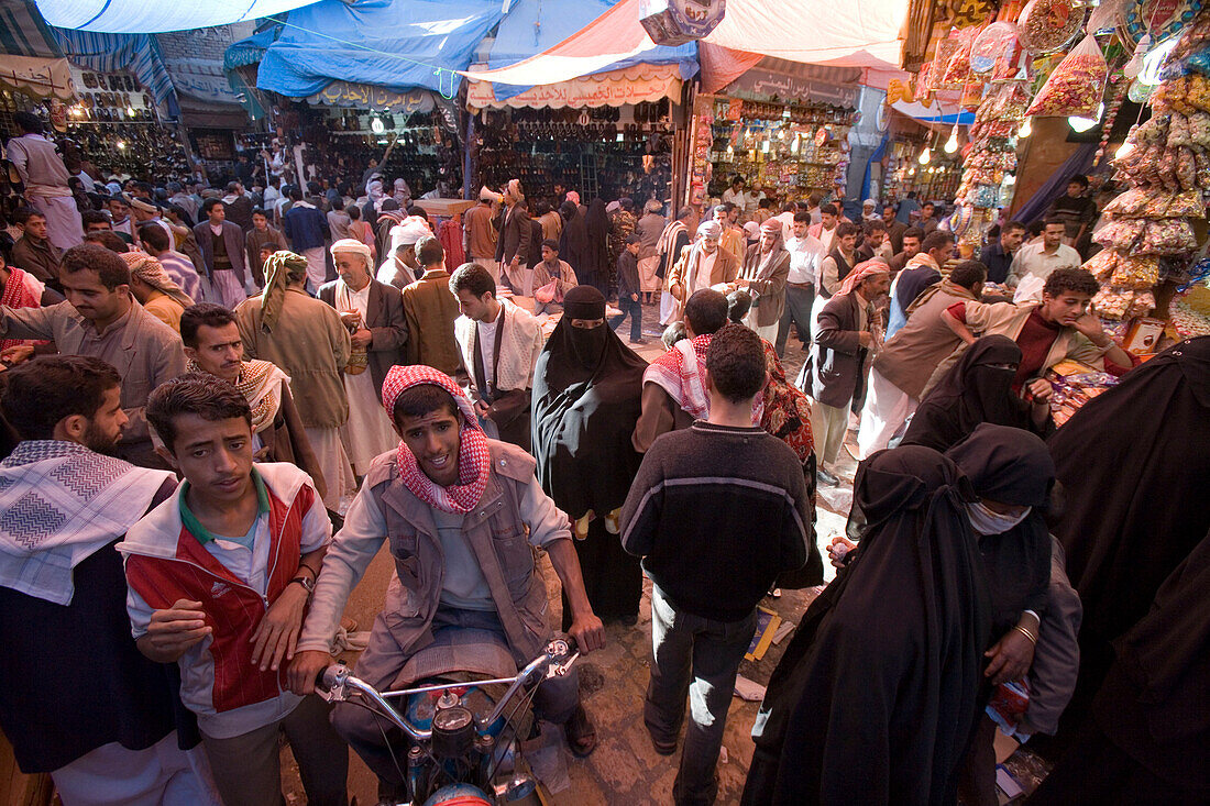 Markt in der Altstadt von Sana'a, Sana'a, Jemen